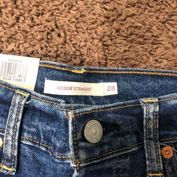 New Levi’s Queen of the Meadow Distressed High Waist Straight Leg Jeans For Wome - Picture 9 of 12